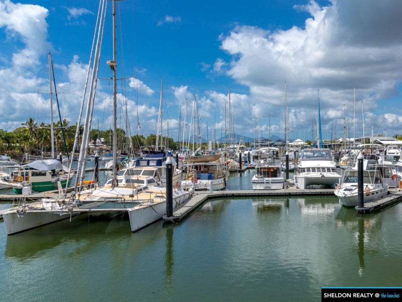 10 Montalbion Avenue, Trinity Park QLD 4879