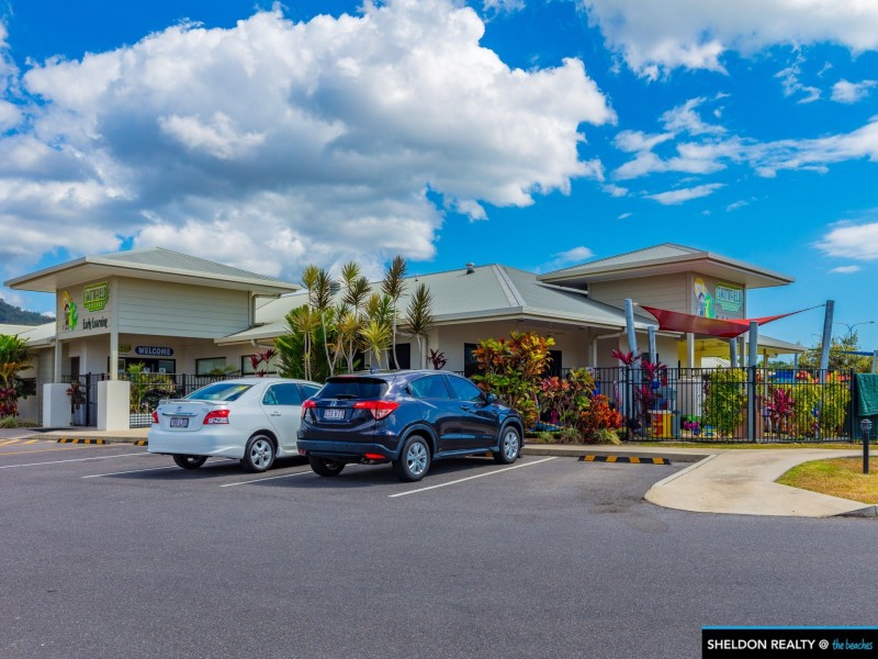 10 Montalbion Avenue, Trinity Park QLD 4879