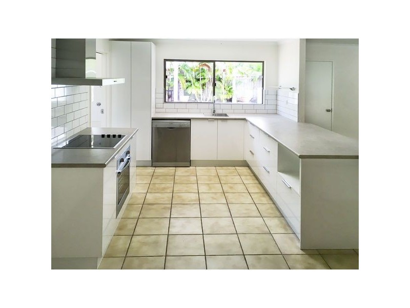 27 Stanton Rd, Smithfield QLD 4878