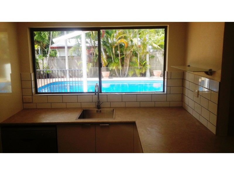 27 Stanton Rd, Smithfield QLD 4878