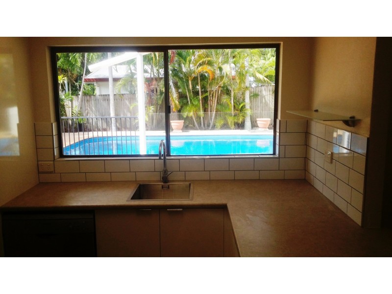 27 Stanton Rd, Smithfield QLD 4878