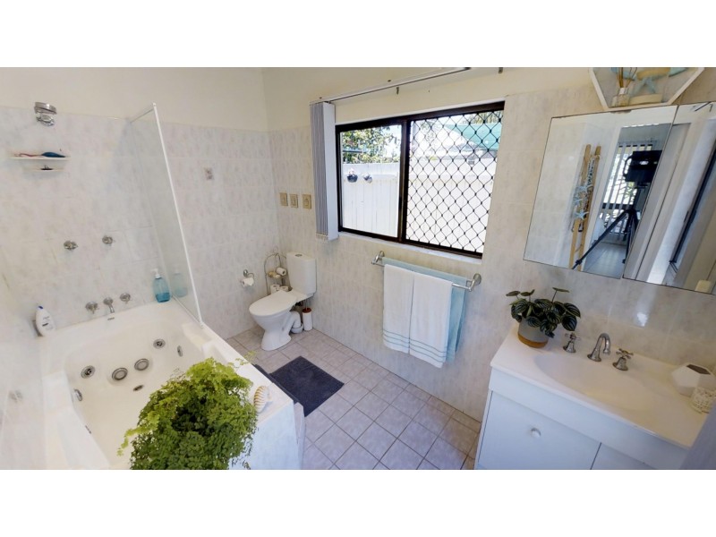 4 RIVERSIDE PDE, Trinity Park QLD 4879