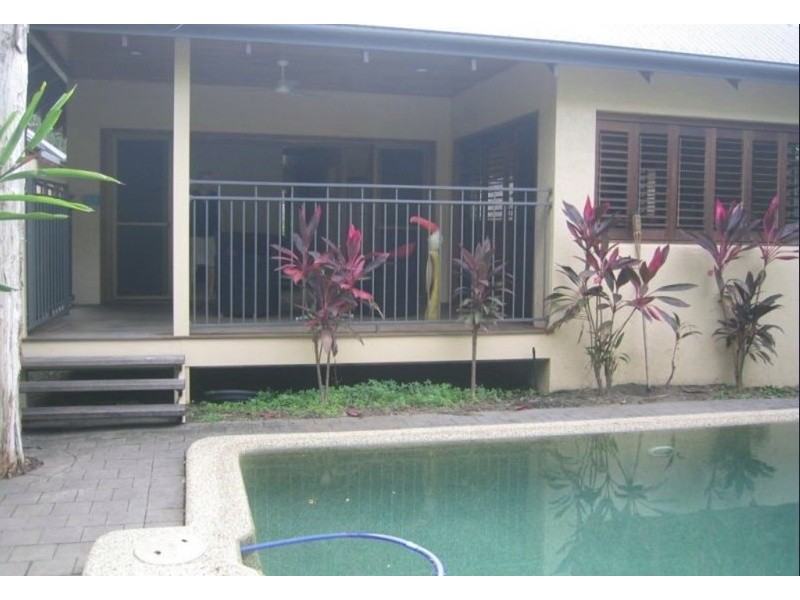 Oliva Street, Palm Cove QLD 4879