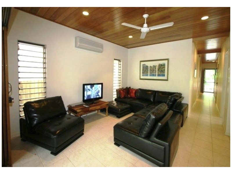 Oliva Street, Palm Cove QLD 4879