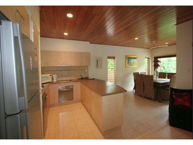 Oliva Street, Palm Cove QLD 4879