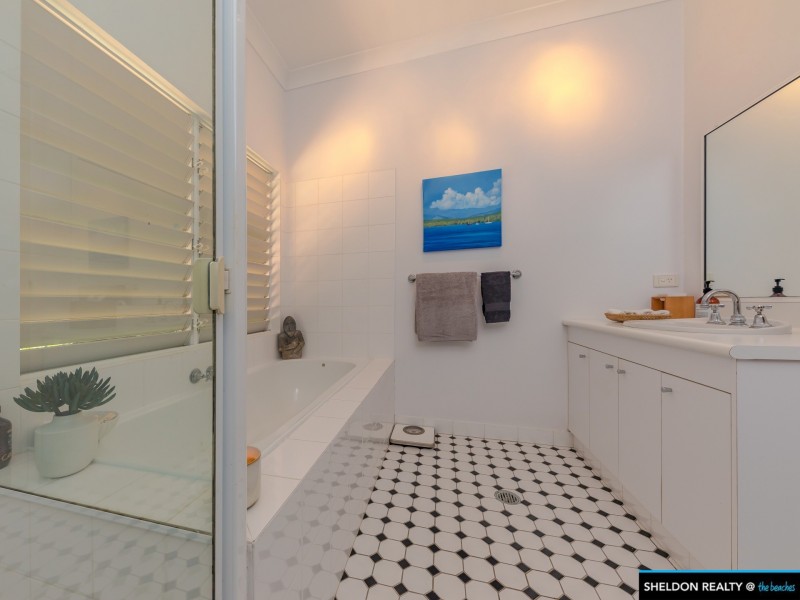 27 Yule Avenue, Clifton Beach QLD 4879