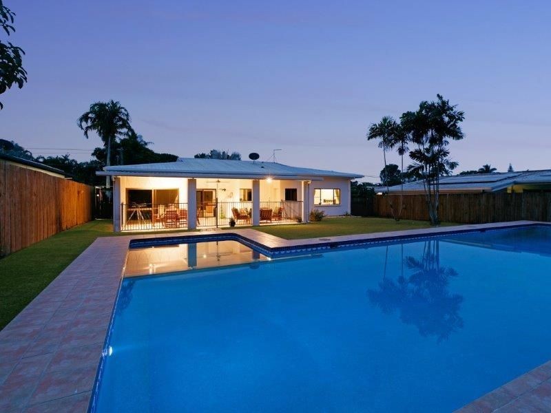 63 Terebra Street, Palm Cove QLD 4879