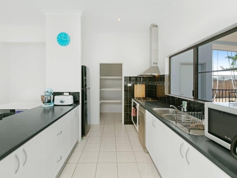 63 Terebra Street, Palm Cove QLD 4879