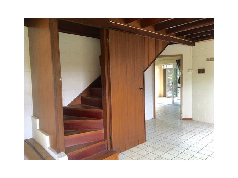 25 Walnut St., Holloways Beach QLD 4878