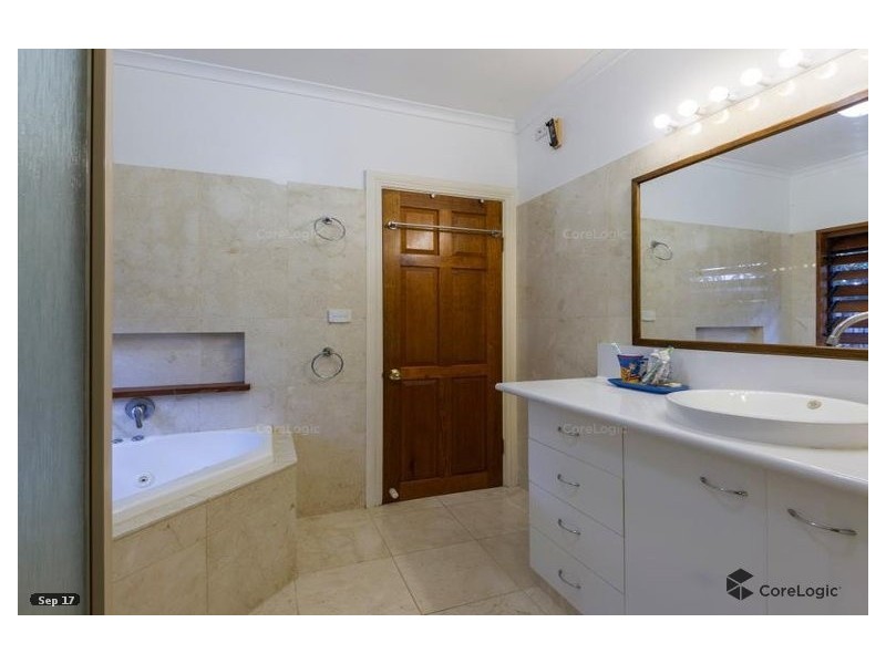 8 TOLL GATE ROAD, Oak Beach QLD 4877