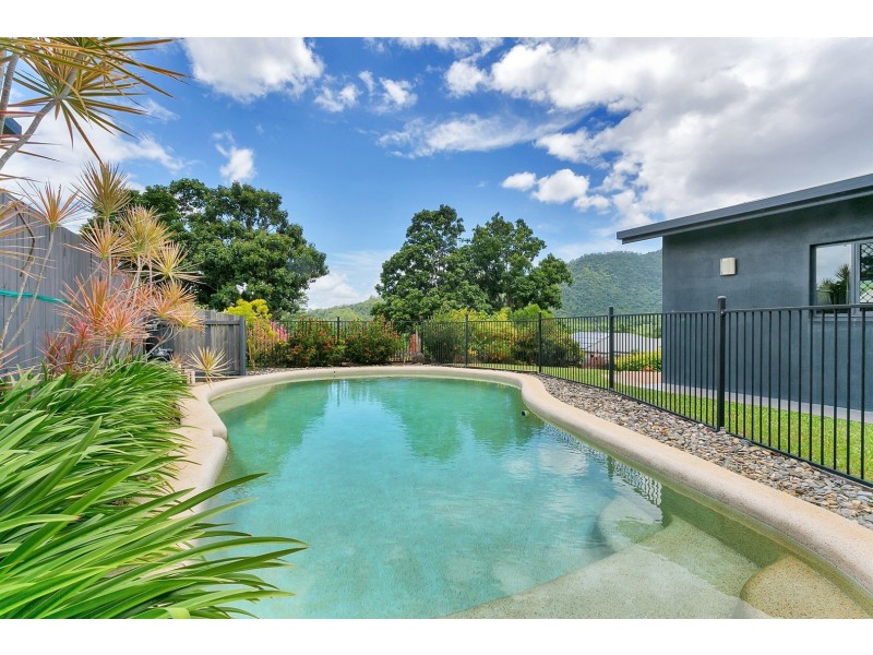 27 Pilosa Street, Redlynch QLD 4870