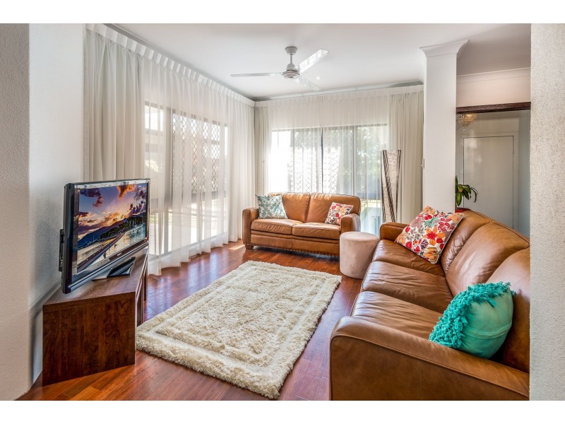 27 Pilosa Street, Redlynch QLD 4870