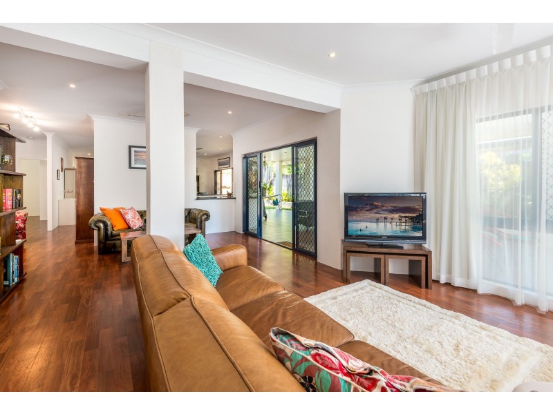 27 Pilosa Street, Redlynch QLD 4870