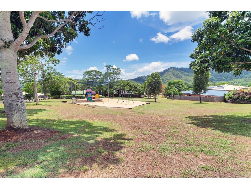 27 Pilosa Street, Redlynch QLD 4870