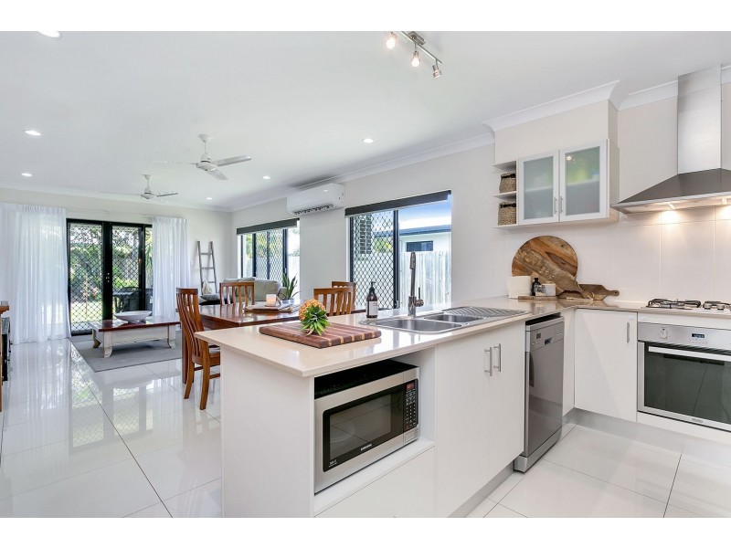 28 REED RD, Trinity Beach QLD 4879