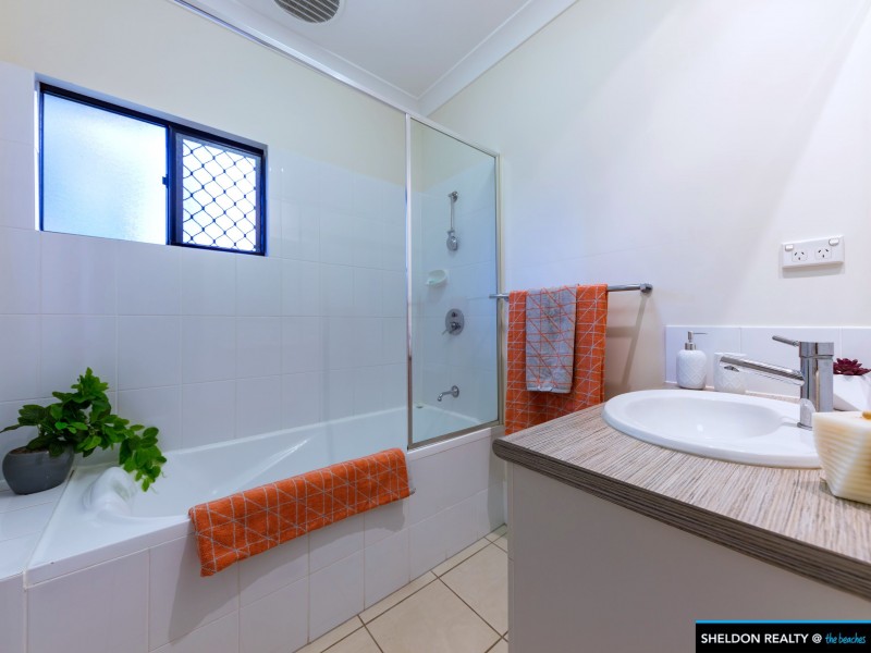 2 Helix Close, Clifton Beach QLD 4879