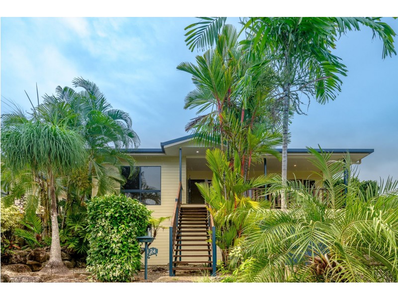 24 Macarthur Close, Palm Cove QLD 4879