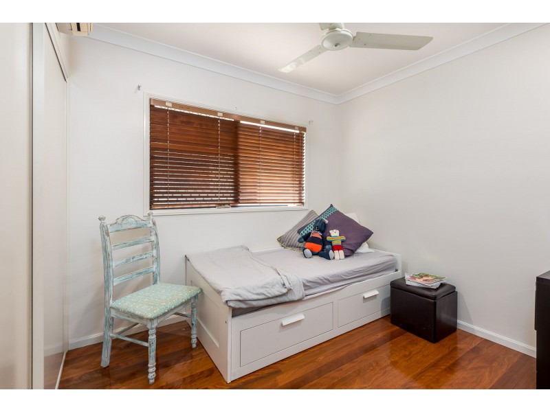 24 Macarthur Close, Palm Cove QLD 4879