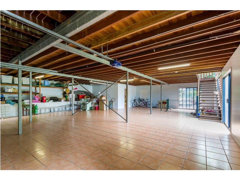 24 Macarthur Close, Palm Cove QLD 4879