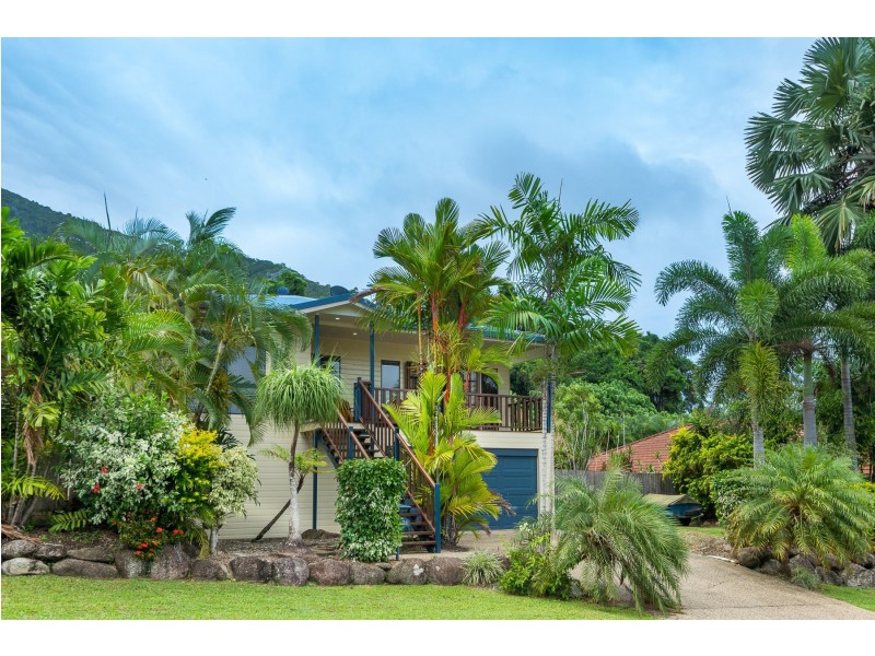 24 Macarthur Close, Palm Cove QLD 4879