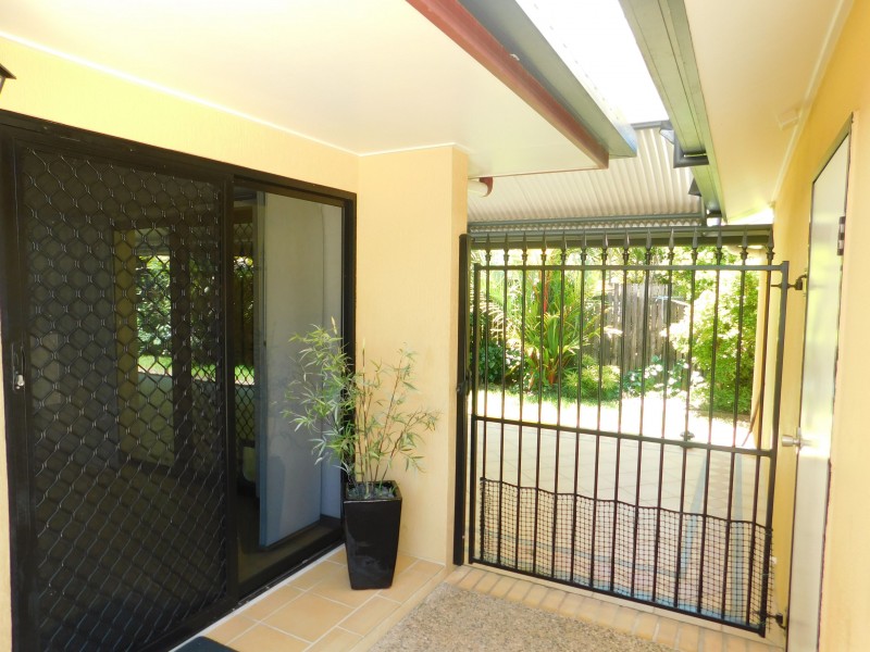 2/69 Cunningham Street, Yorkeys Knob QLD 4878