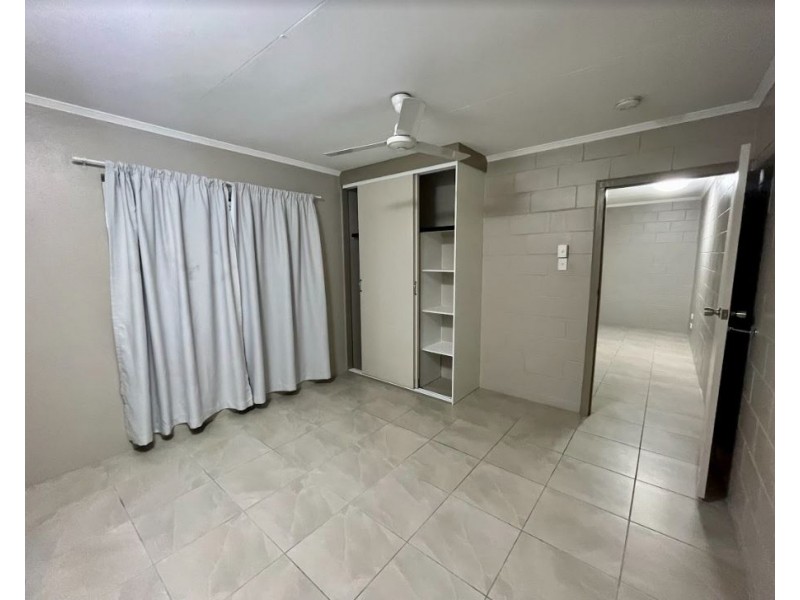 2/38 Toogood Road, Woree QLD 4868