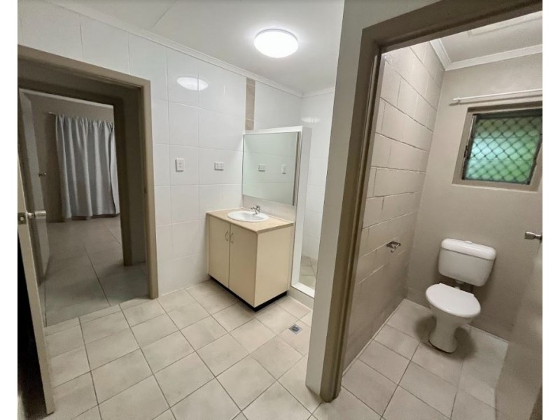 2/38 Toogood Road, Woree QLD 4868