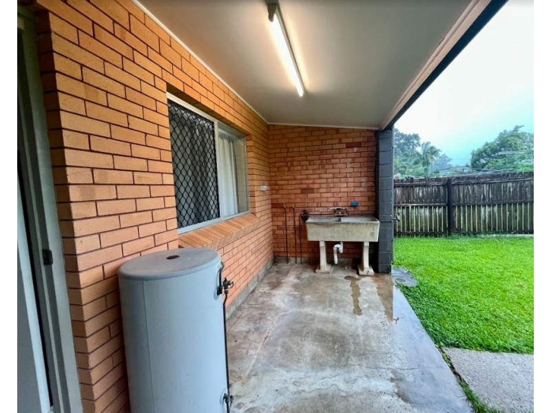 2/38 Toogood Road, Woree QLD 4868