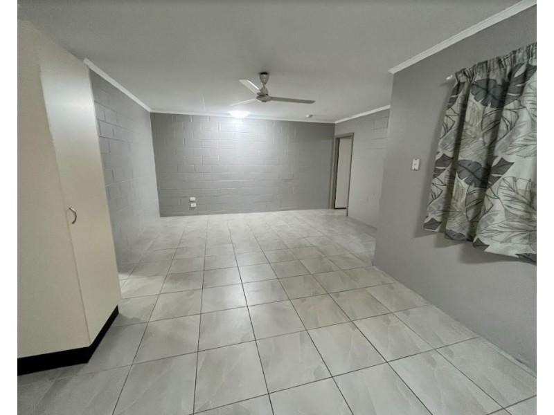 2/38 Toogood Road, Woree QLD 4868