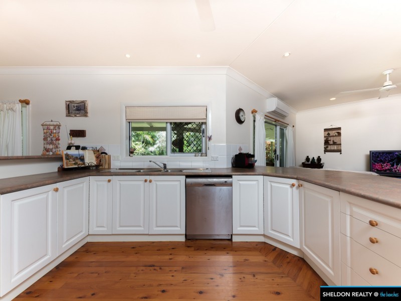 5 Legret Close, Clifton Beach QLD 4879
