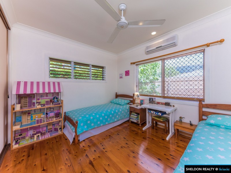 5 Legret Close, Clifton Beach QLD 4879