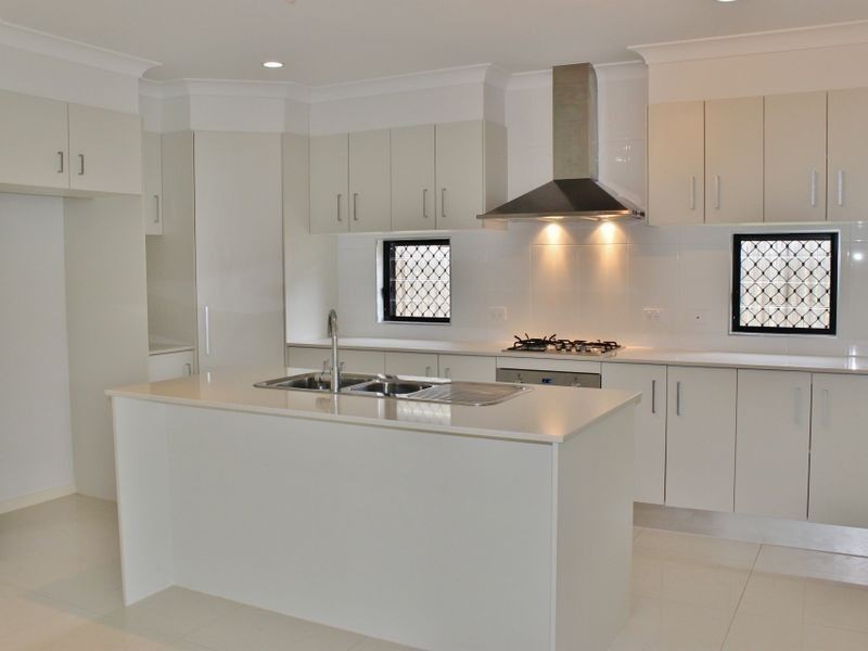50 Flagstone Tce, Smithfield QLD 4878