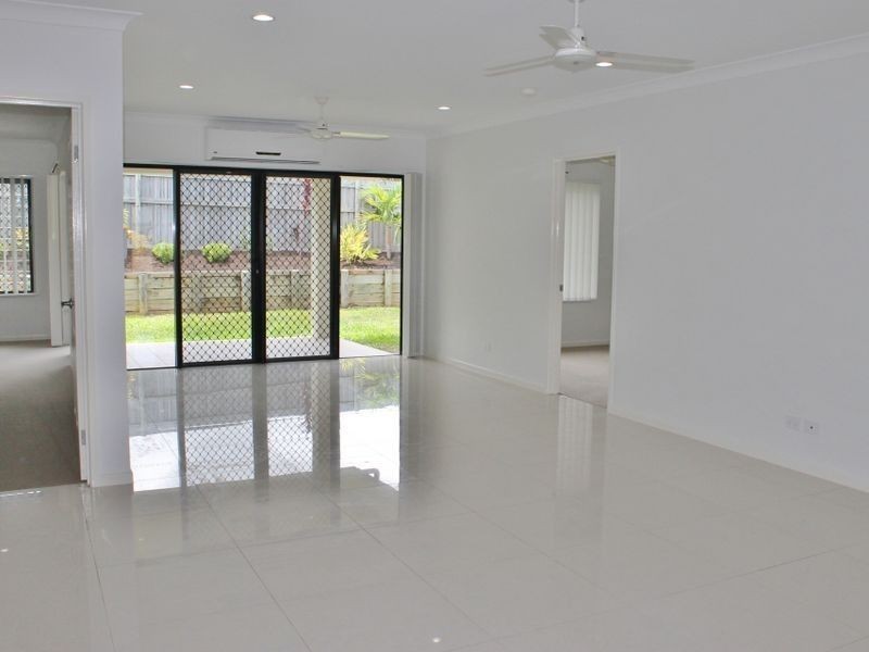 50 Flagstone Tce, Smithfield QLD 4878