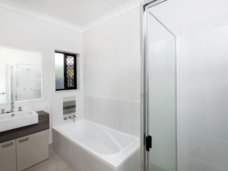 63 Leftwich Street, White Rock QLD 4868