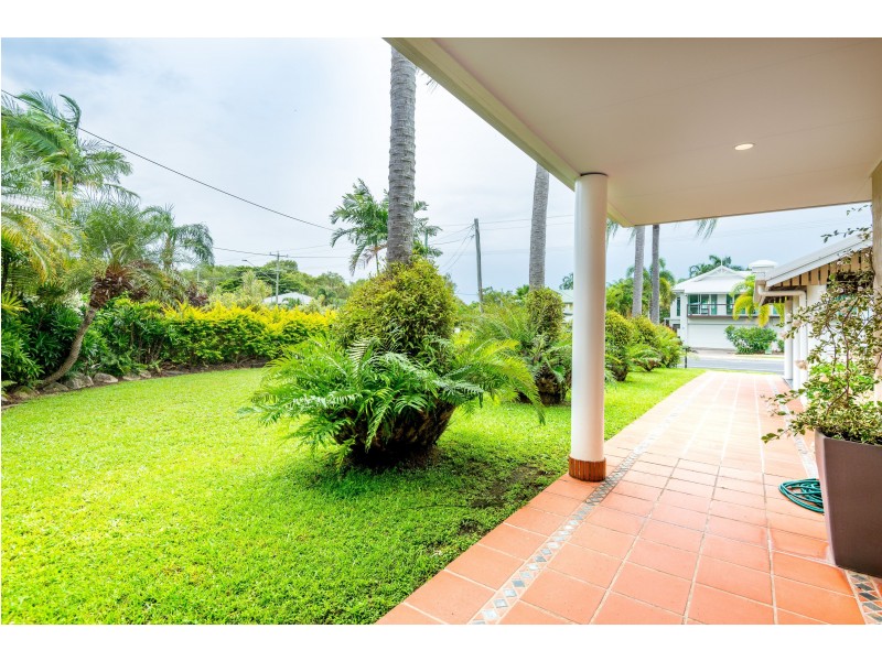 58 Cedar Rd, Palm Cove QLD 4879
