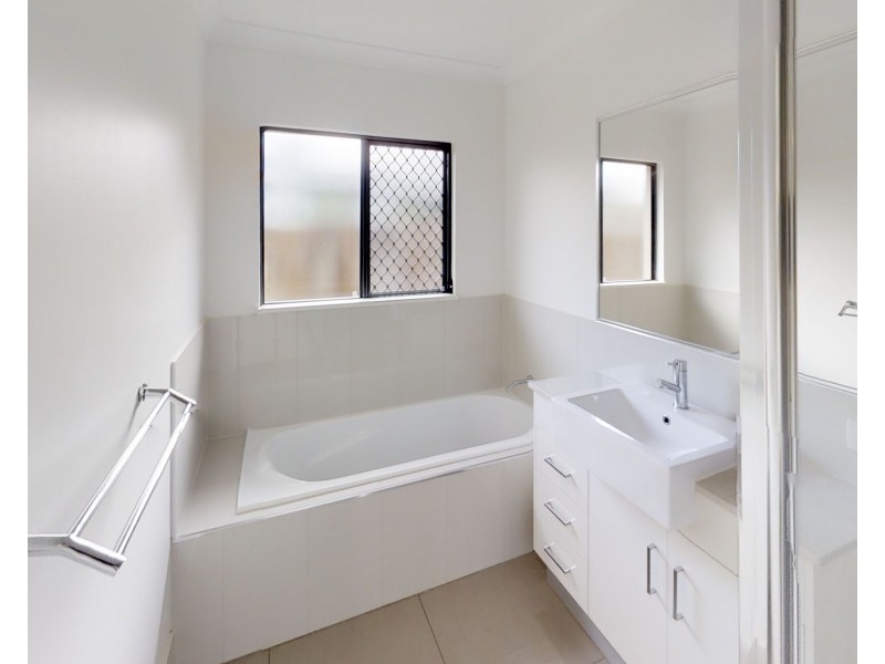 56 Perserverance St, Redlynch QLD 4870