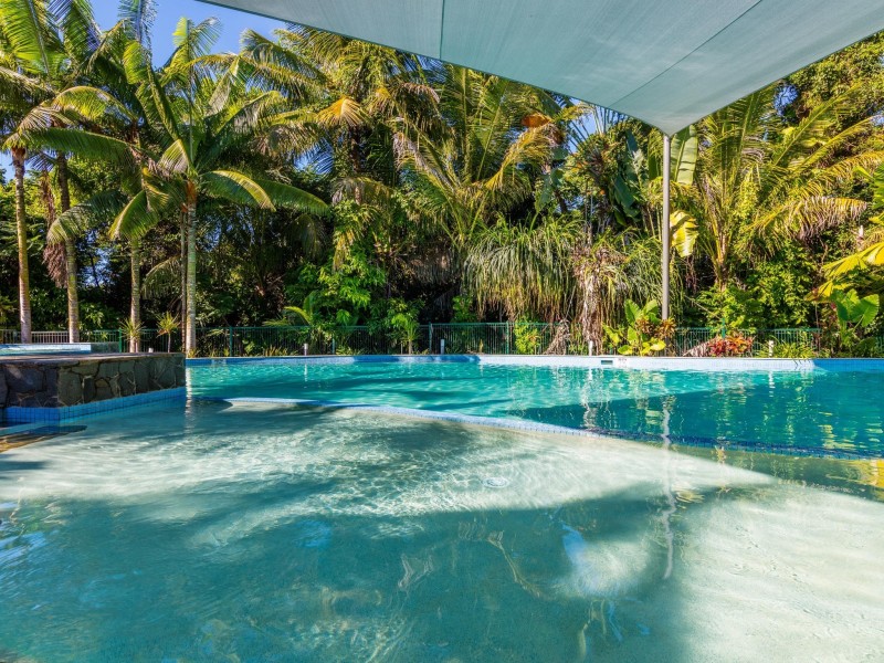 5/23-25 Veivers Road, Palm Cove QLD 4879