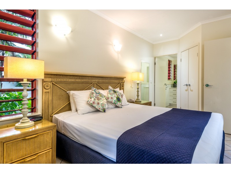 5/23-25 Veivers Road, Palm Cove QLD 4879
