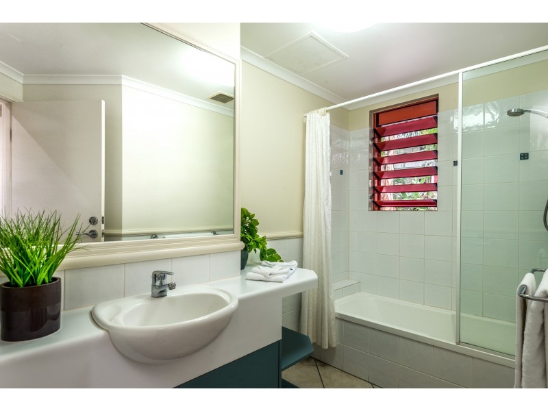 5/23-25 Veivers Road, Palm Cove QLD 4879