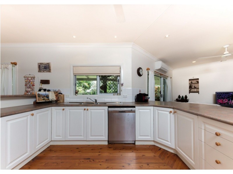 5 Legret Close, Clifton Beach QLD 4879