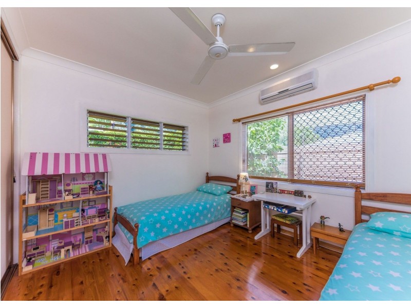 5 Legret Close, Clifton Beach QLD 4879