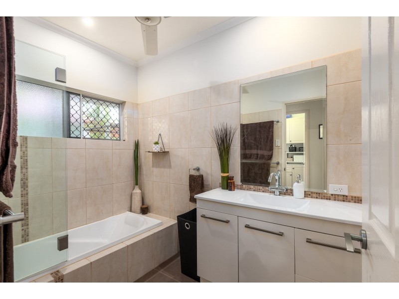 8 Cronulla Close, Kewarra Beach QLD 4879