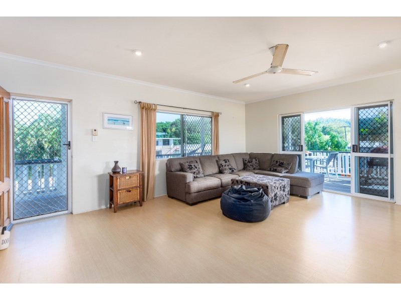 27 Debbie Street, Trinity Park QLD 4879