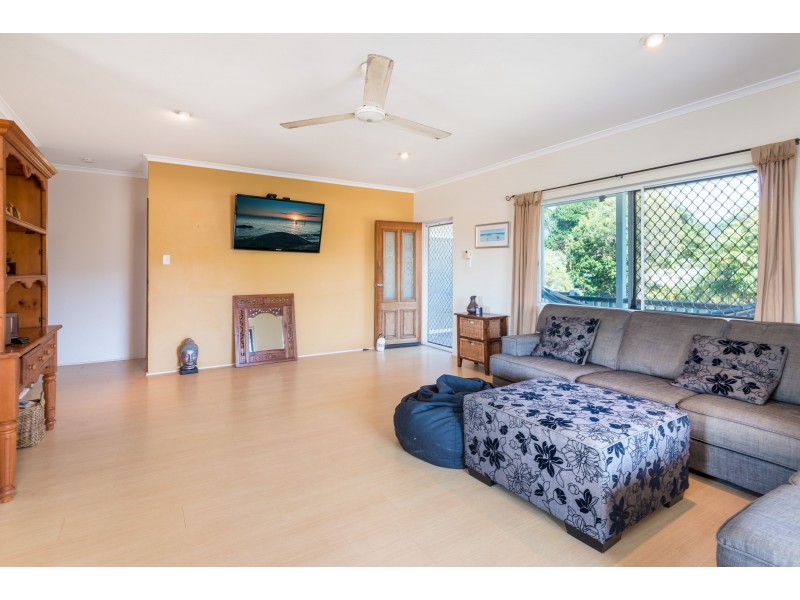 27 Debbie Street, Trinity Park QLD 4879