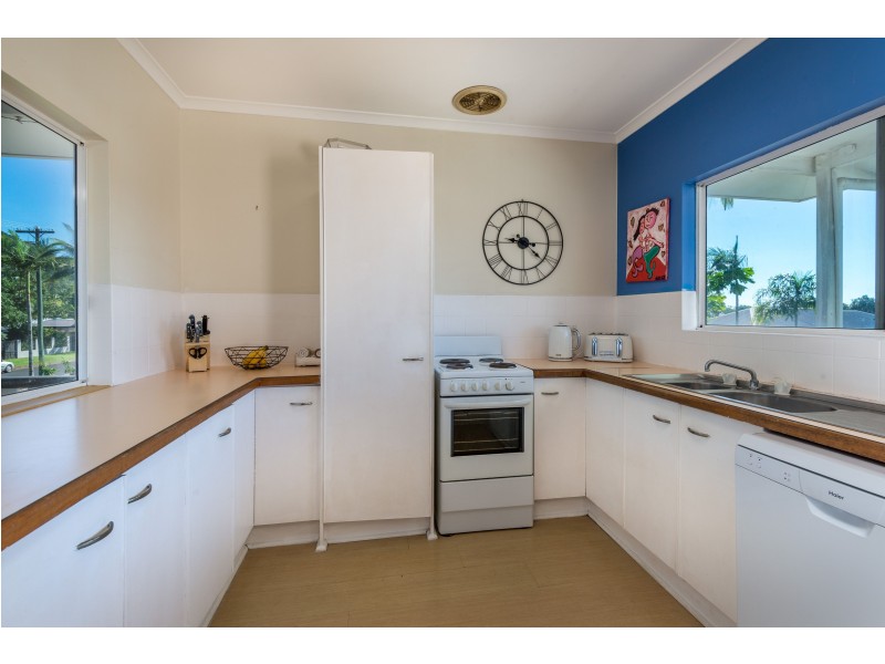 27 Debbie Street, Trinity Park QLD 4879