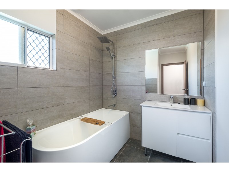 27 Debbie Street, Trinity Park QLD 4879