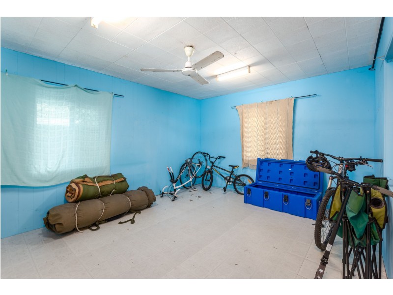 27 Debbie Street, Trinity Park QLD 4879