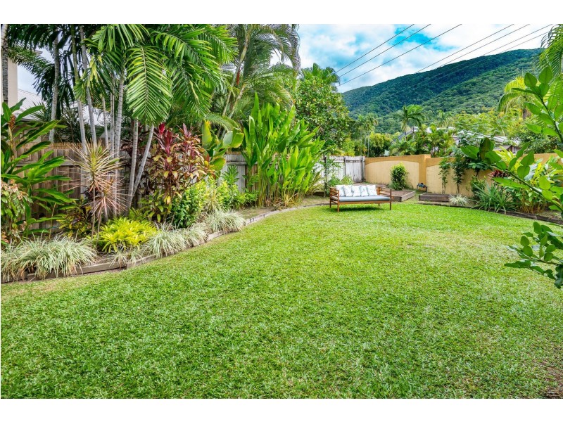 10/71-73 Cedar Road, Palm Cove QLD 4879