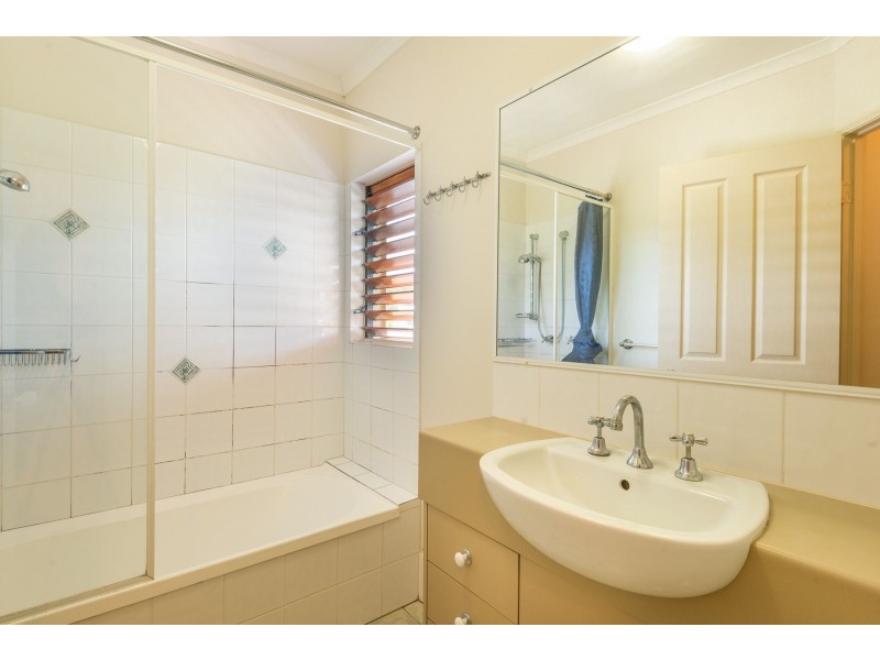 10/71-73 Cedar Road, Palm Cove QLD 4879