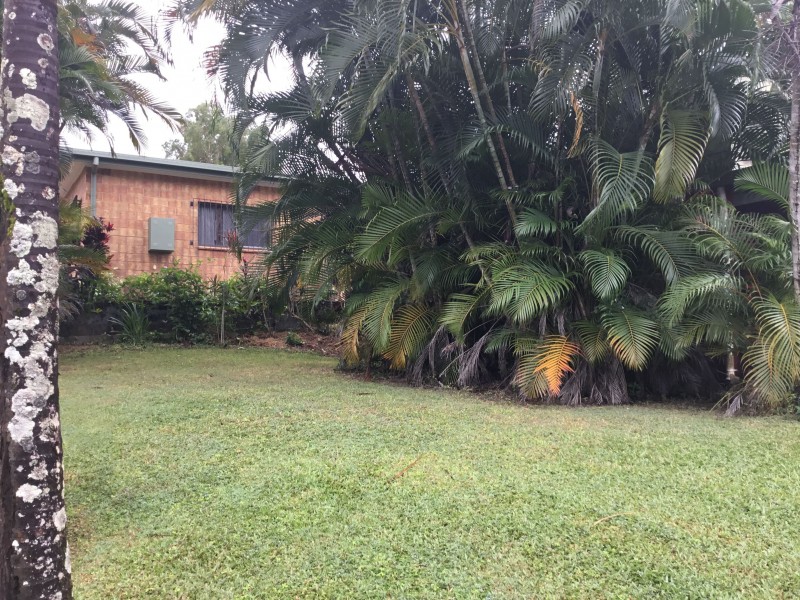 9 Coleus Court, Mooroobool QLD 4870